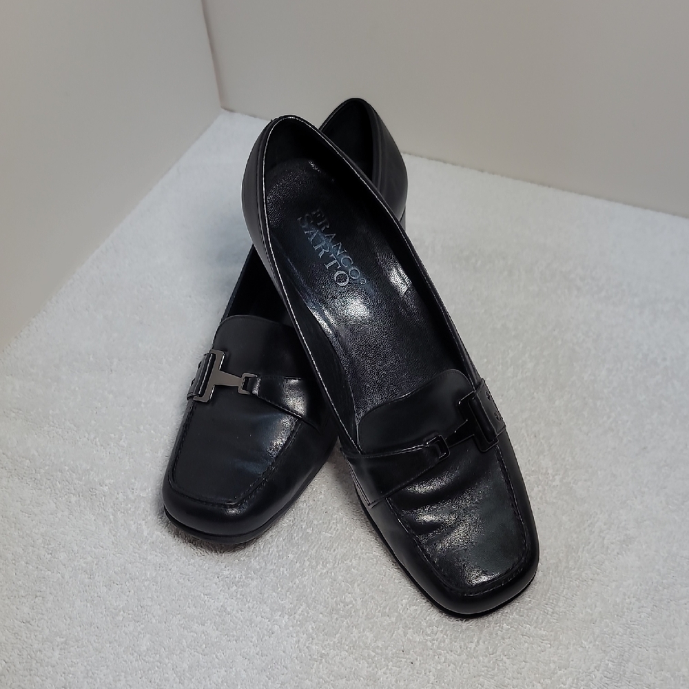 Franco Sarto Black Leather Heeled Loafers EUC
